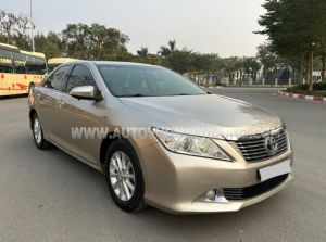 Xe Toyota Camry 2.0E 2013