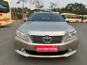 Xe Toyota Camry 2.0E 2013