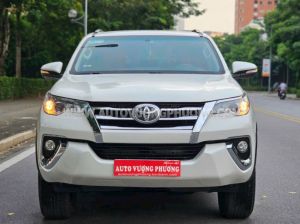 Xe Toyota Fortuner 2.7V 4x2 AT 2017