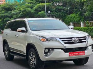 Xe Toyota Fortuner 2.7V 4x2 AT 2017