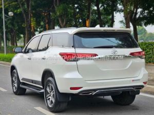 Xe Toyota Fortuner 2.7V 4x2 AT 2017