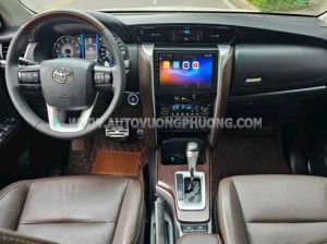 Xe Toyota Fortuner 2.7V 4x2 AT 2017