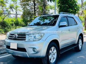 Xe Toyota Fortuner 2.7V 4x4 AT 2010