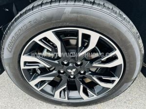 Xe Mitsubishi Outlander 2.0 CVT 2021