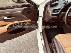 Xe Lexus ES 250 2019