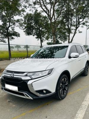 Xe Mitsubishi Outlander 2.0 CVT 2020