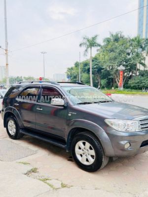 Xe Toyota Fortuner 2.7V 4x4 AT 2010