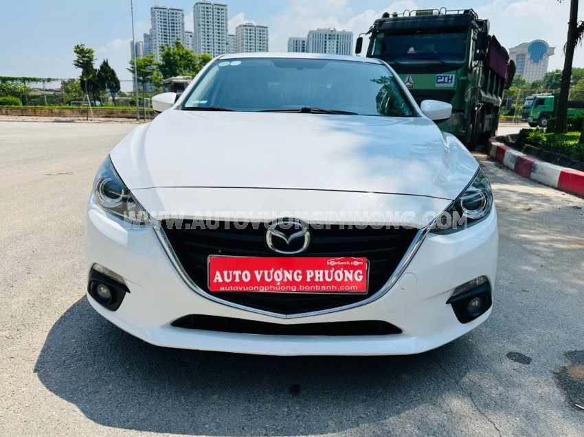 Mazda 3 1.5 AT 2015