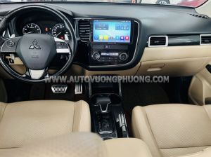 Xe Mitsubishi Outlander 2.0 CVT 2016